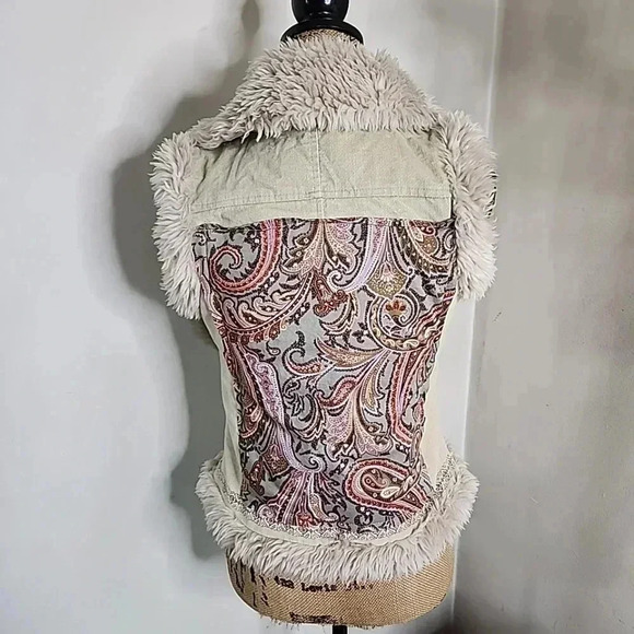 Y2k Upcycled Cord and faux fur patch vest. Size small - Picture 5 of 6